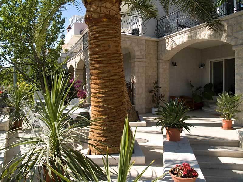 Apartments Marco Polo Banjol Екстер'єр фото